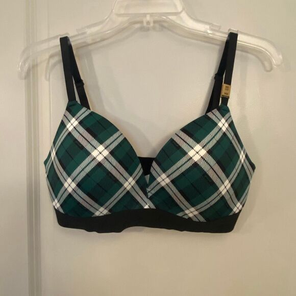 Victoria’s Secret wear everywhere wireless push-up bra, size 36D - Picture 2 of 8